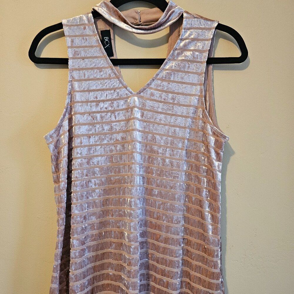 Iced Pink Velour Tank-Sz Med-Womens- v neck necklace cut out neckline